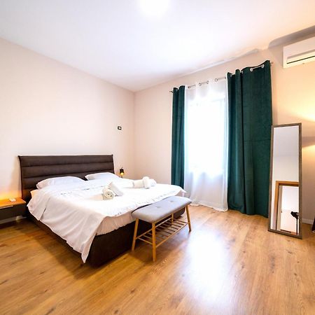 Colorful Comfy Condo Central 티라나 외부 사진