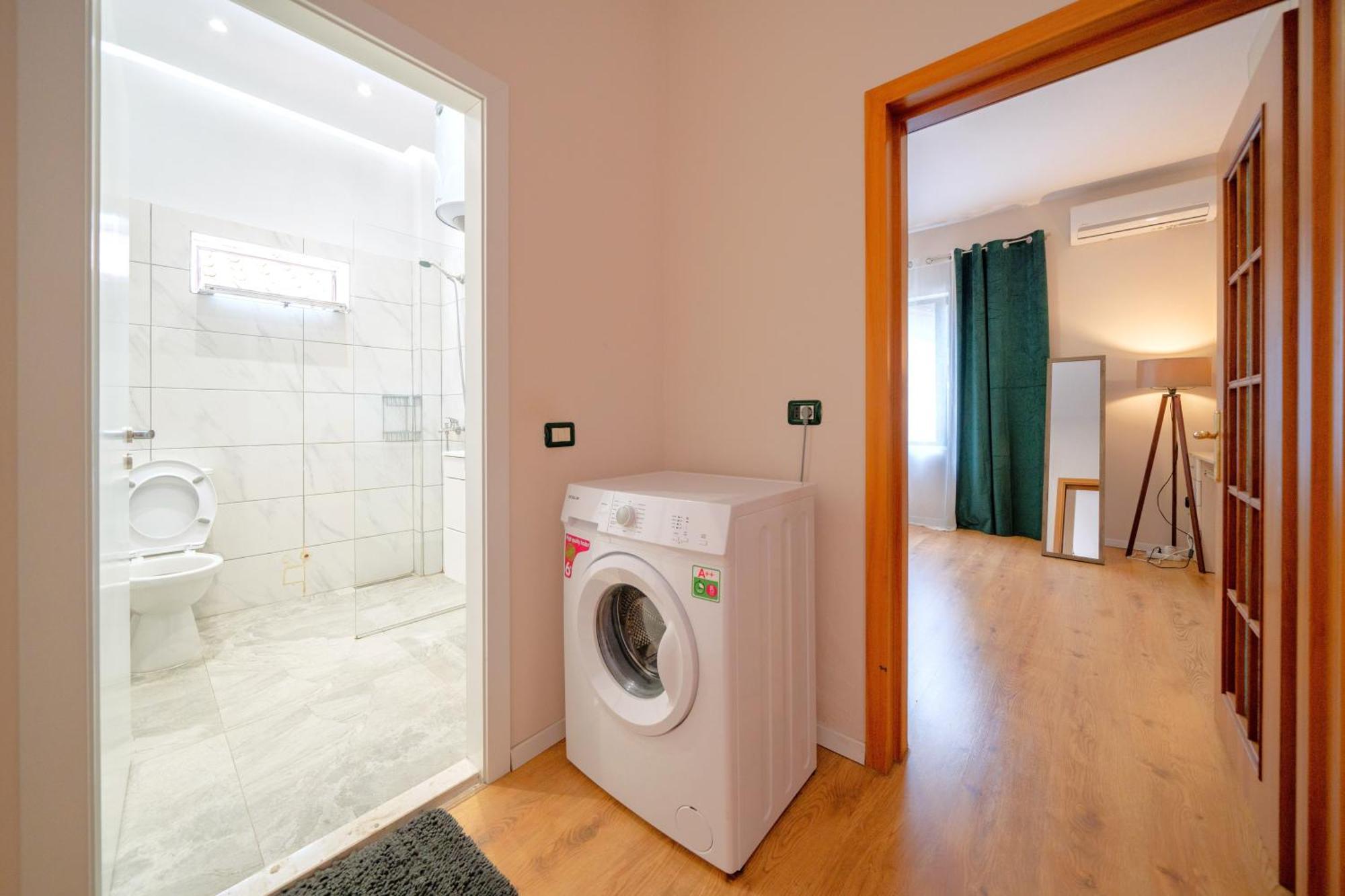 Colorful Comfy Condo Central 티라나 외부 사진