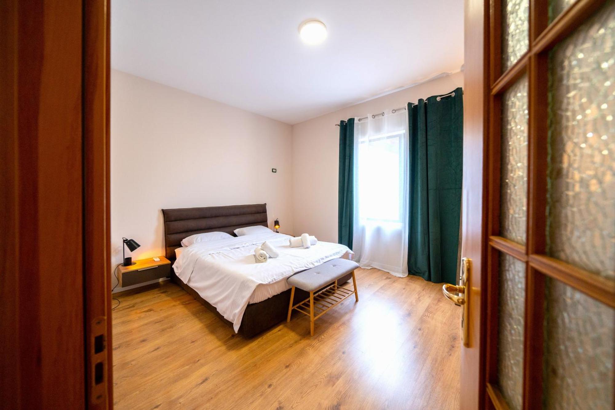 Colorful Comfy Condo Central 티라나 외부 사진
