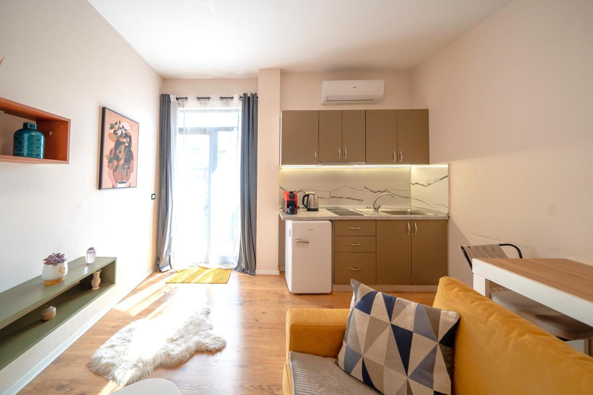 Colorful Comfy Condo Central 티라나 외부 사진