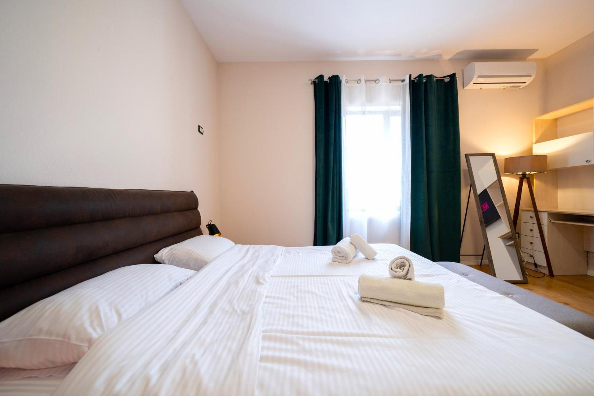 Colorful Comfy Condo Central 티라나 외부 사진