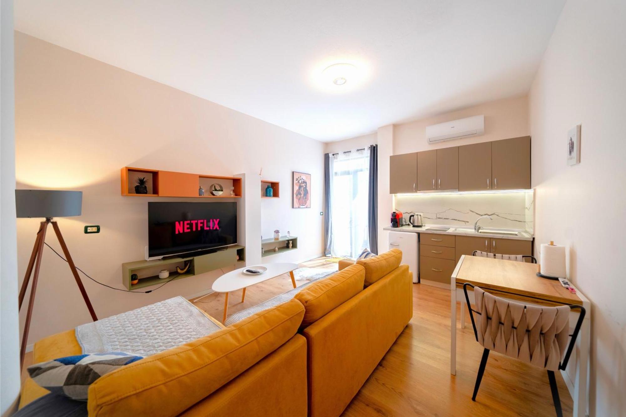 Colorful Comfy Condo Central 티라나 외부 사진