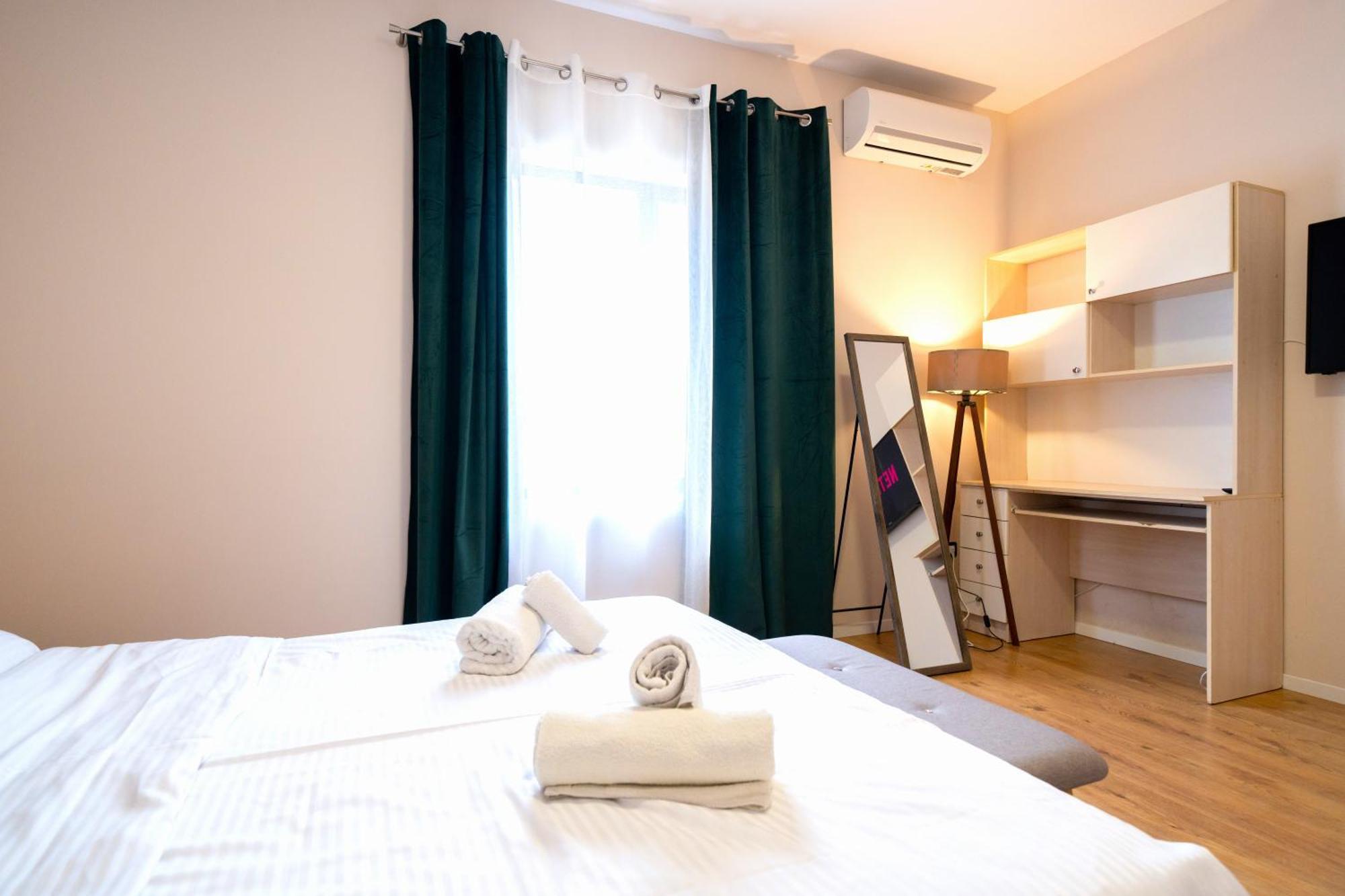 Colorful Comfy Condo Central 티라나 외부 사진